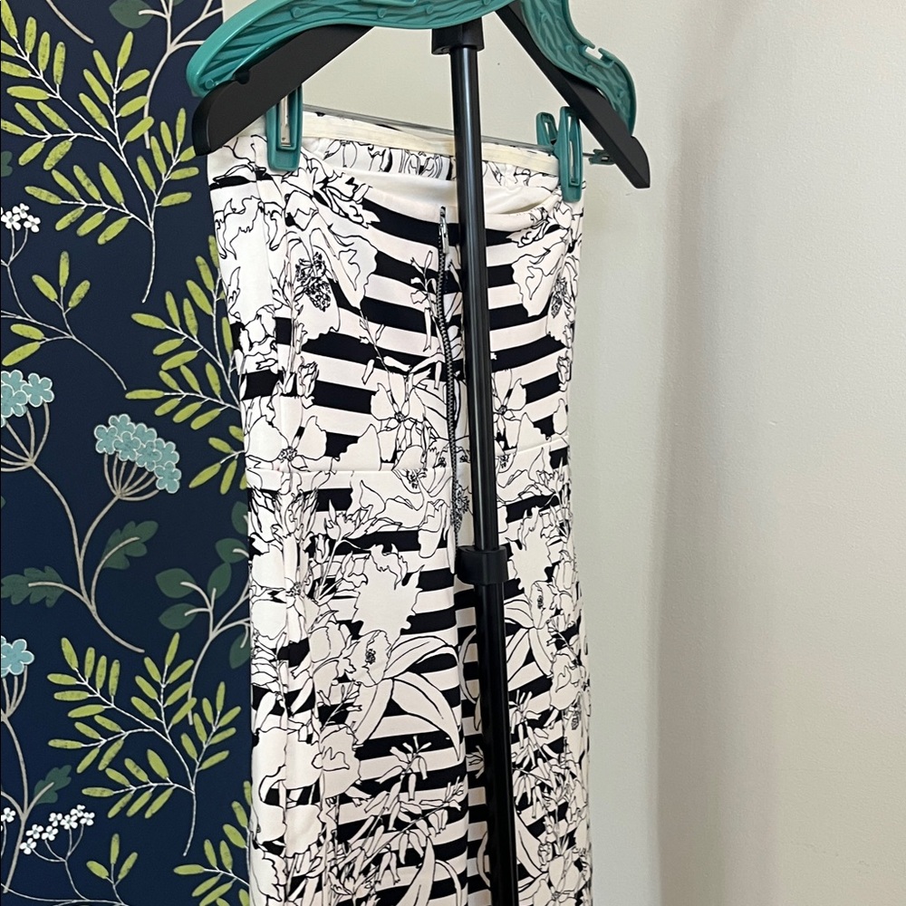 Express Black & White Floral Striped Strapless Bodycon Dress Size 4 - Picture 5 of 8